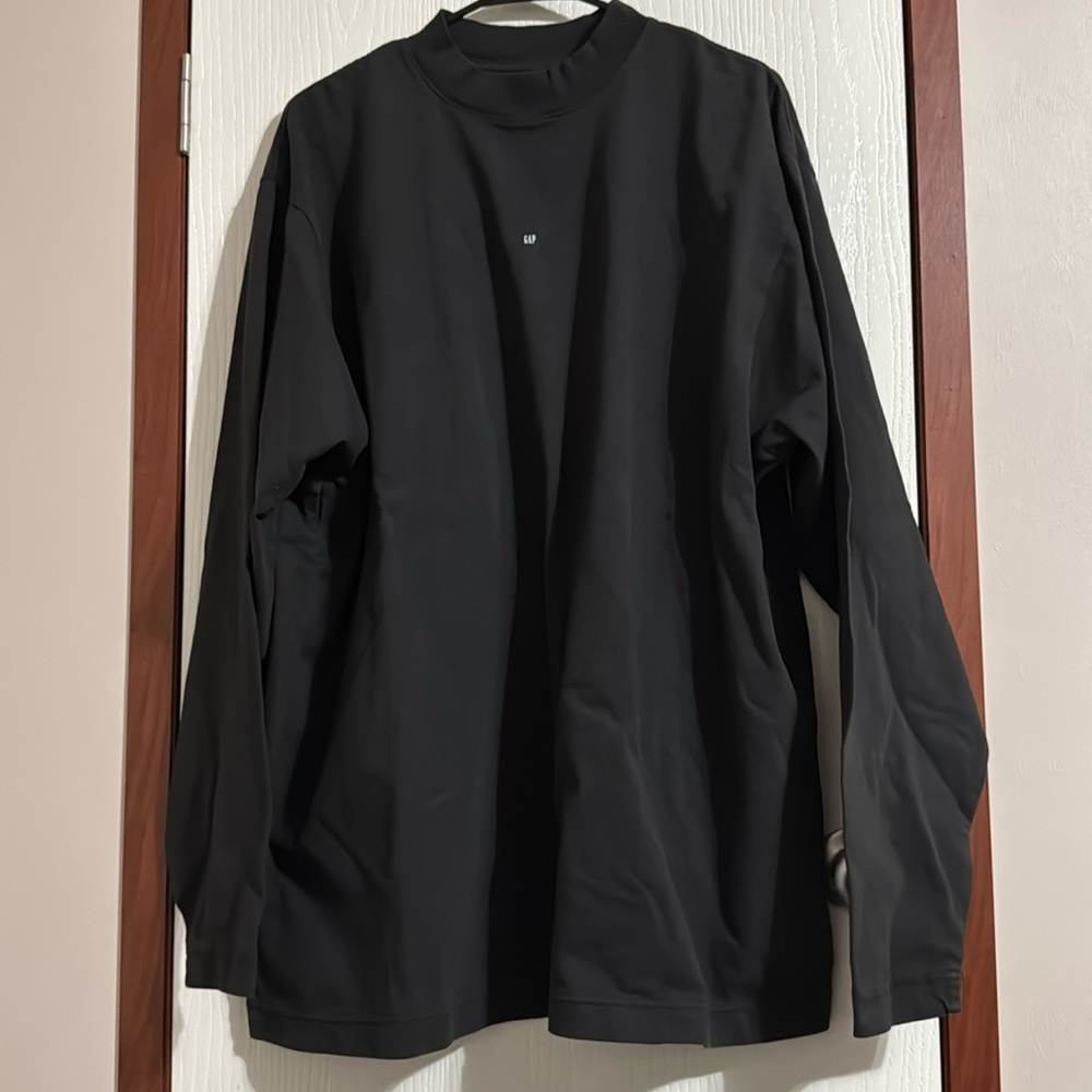 Yeezy Gap engineered by Balenciaga Long Sleeve Tee￼